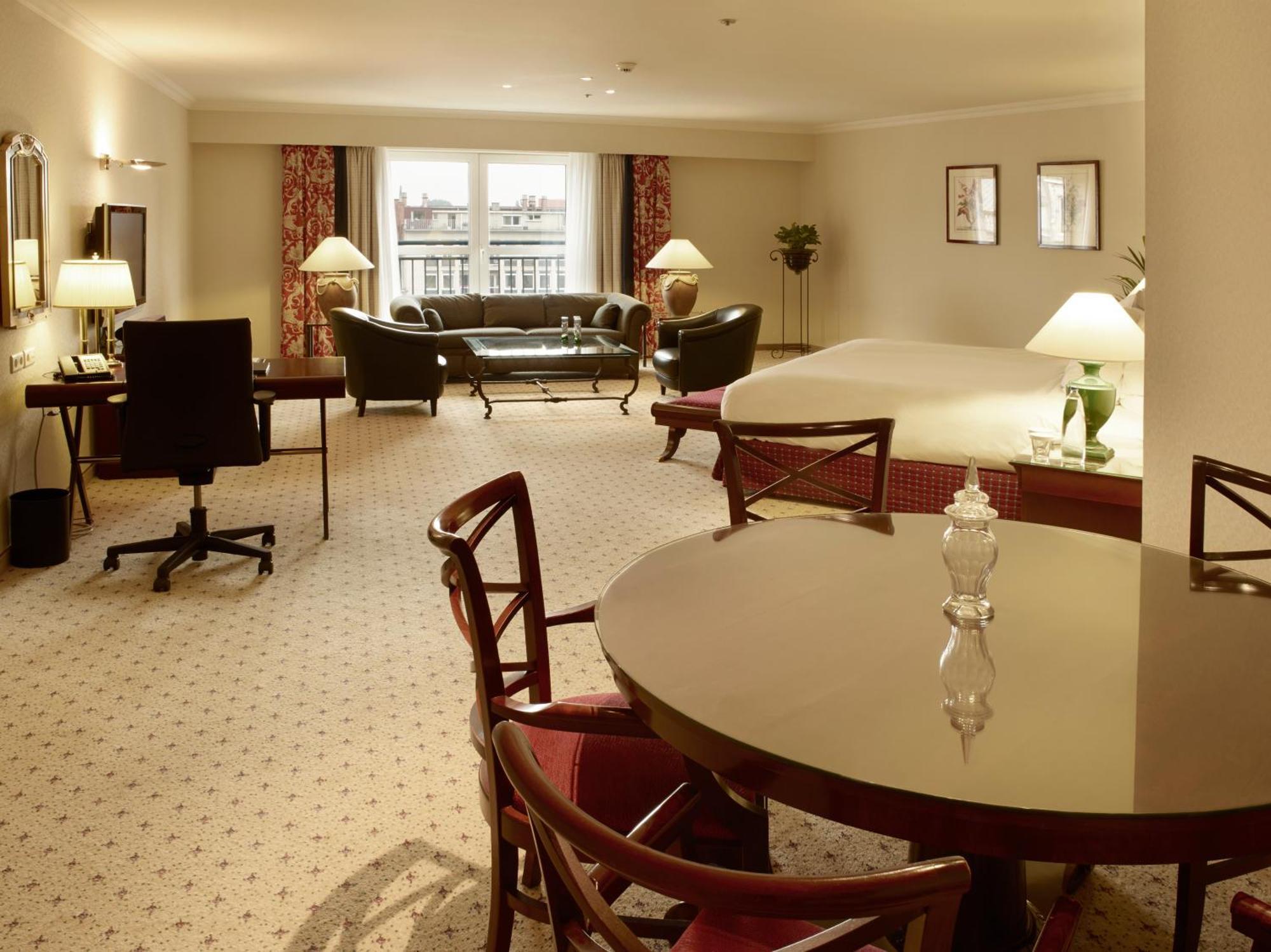 Hilton Antwerp Old Town Hotell Eksteriør bilde