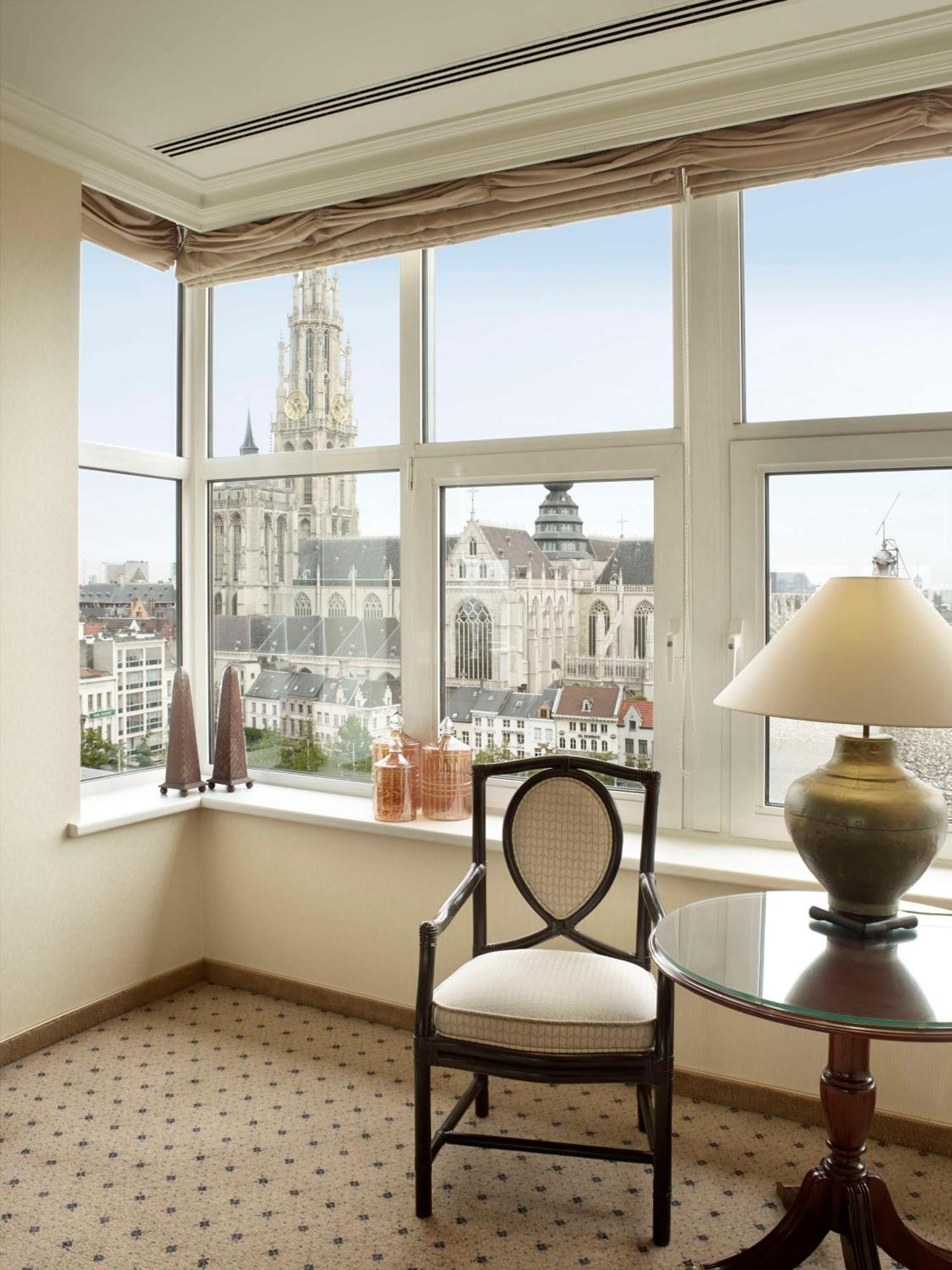 Hilton Antwerp Old Town Hotell Eksteriør bilde